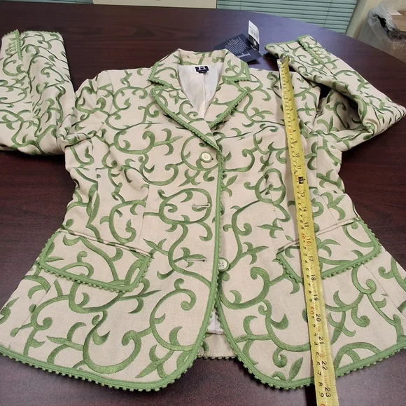 Blazer - Picture 8 of 8